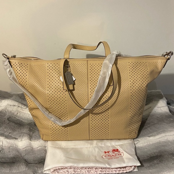 *AUTHENTIC COACH LEATHER SATCHEL* - Picture 2 of 7